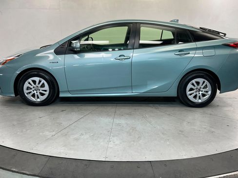 Used 2016 Toyota Prius Two image 2