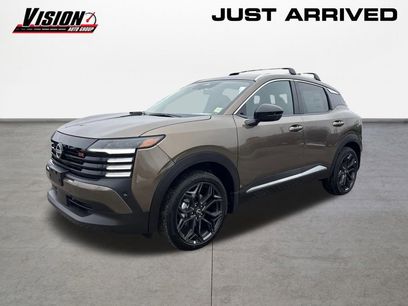 New 2026 Nissan Kicks SR w/ Cold Weather Package
