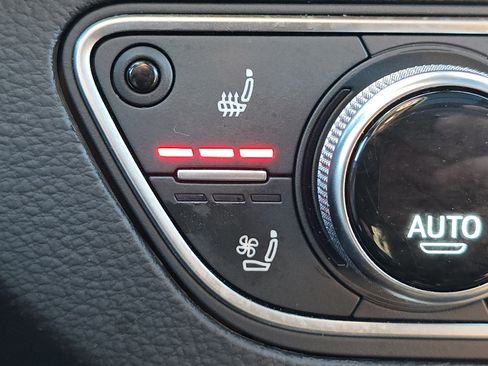 Certified 2021 Audi Q5 Prestige image 11