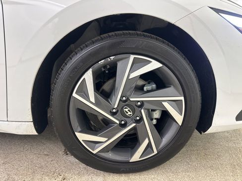 Used 2025 Hyundai Elantra Sport image 25
