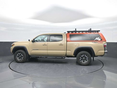 Used 2020 Toyota Tacoma TRD Off-Road AWD/4WD image 5
