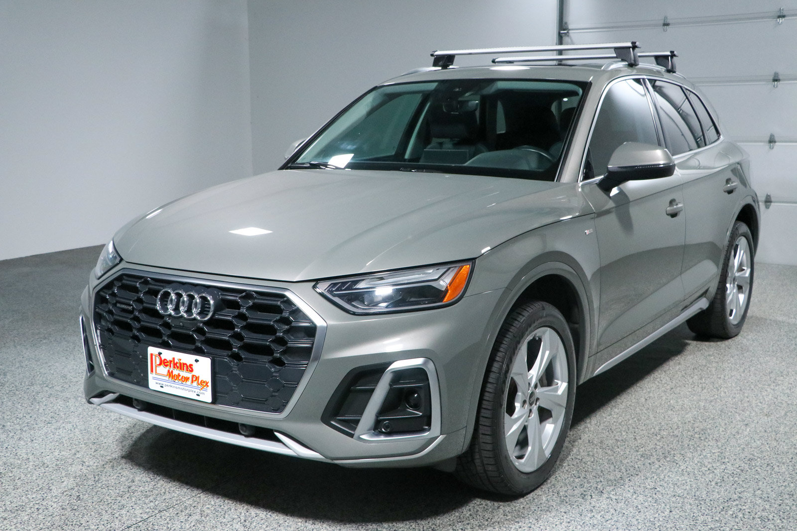 Used 2023 Audi Q5 2.0T Premium Plus w/ Premium Plus Package AWD/4WD image 32