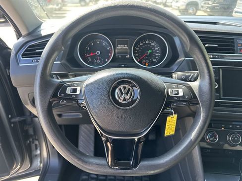 Used 2018 Volkswagen Tiguan S image 14