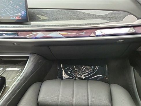 Used 2025 BMW 740i xDrive 740i xDrive w/ Executive Package image 37