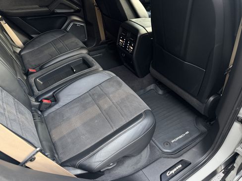 Certified 2023 Porsche Cayenne Turbo GT AWD/4WD image 18