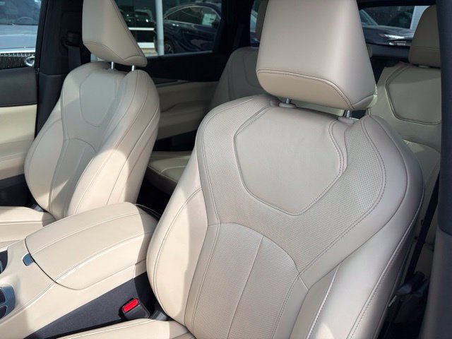 Certified 2023 INFINITI QX60 Luxe w/ Cargo Package AWD/4WD image 9