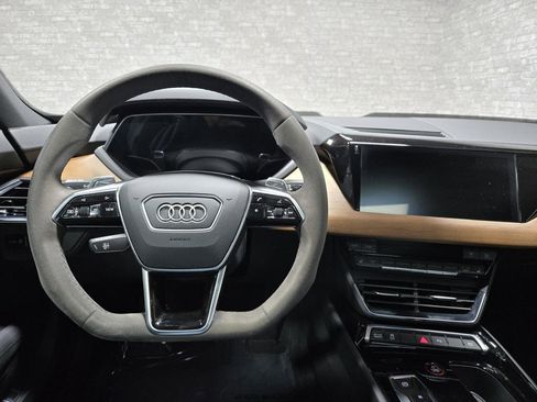 Used 2022 Audi e-tron GT Premium Plus image 17