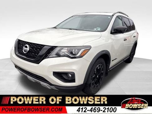 Used 2019 Nissan Pathfinder SL image 1