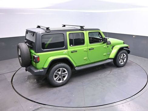 Used 2018 Jeep Wrangler Unlimited Sahara AWD/4WD image 18