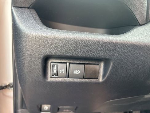 Used 2023 Toyota RAV4 AWD Hybrid image 22