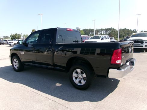 Used 2024 RAM 1500 Classic SLT AWD/4WD image 3