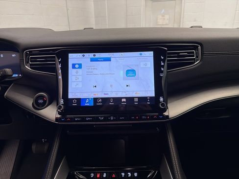 New 2025 Jeep Wagoneer Series II w/ Convenience Group I image 13