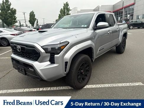 Used 2025 Toyota Tacoma TRD Sport w/ TRD Sport Upgrade Package AWD/4WD image 18