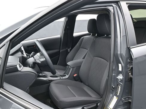 Used 2025 Toyota Corolla LE FWD image 10