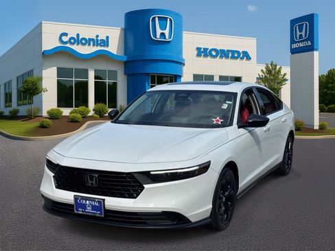 Used 2025 Honda Accord SE image 1