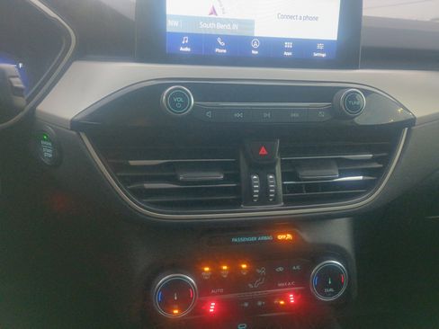 Used 2022 Ford Escape SEL w/ Technology Package image 27