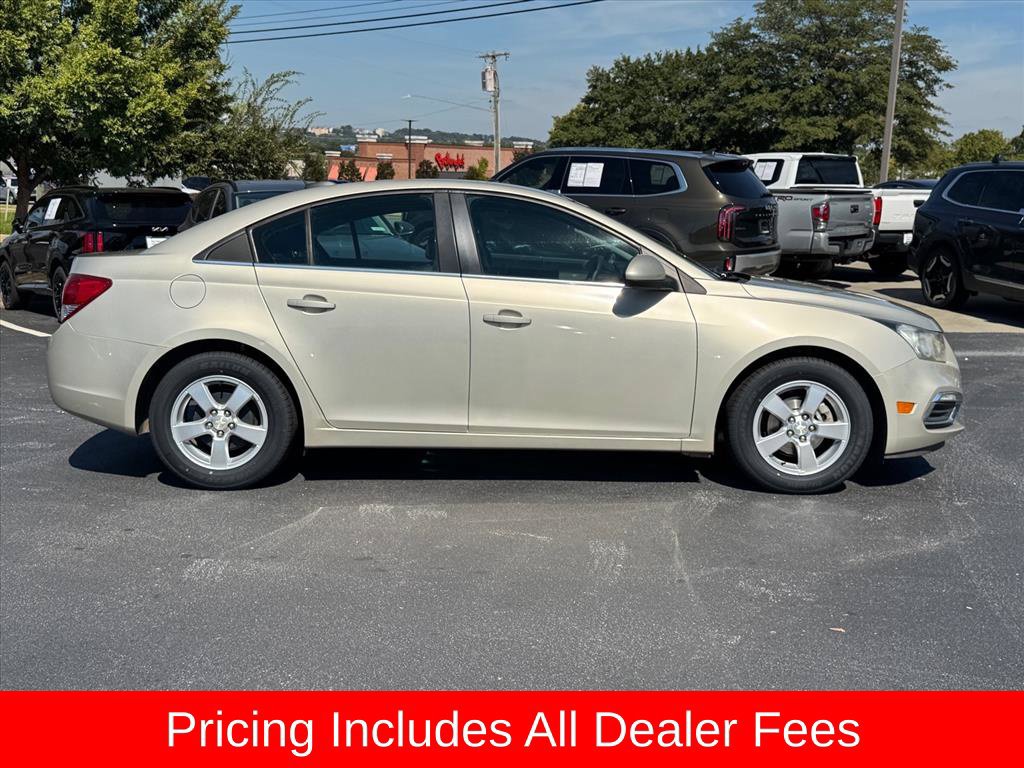 Used 2015 Chevrolet Cruze LT FWD image 2