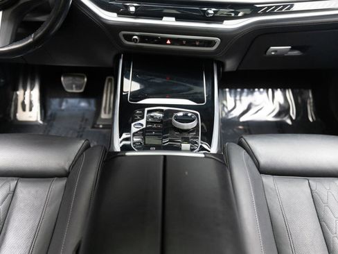 Used 2023 BMW X7 M60i w/ Executive Package image 9