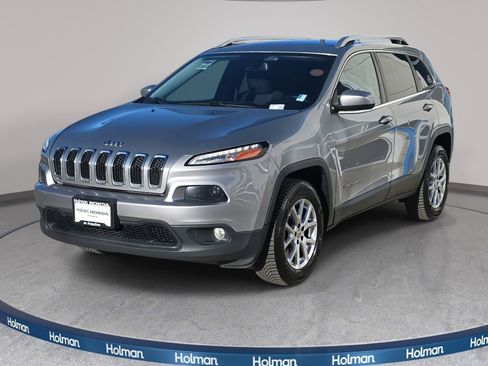 Used 2017 Jeep Cherokee Latitude image 1