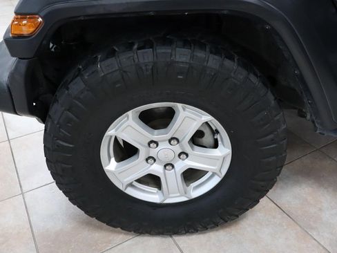 Used 2018 Jeep Wrangler Unlimited Sport S image 30