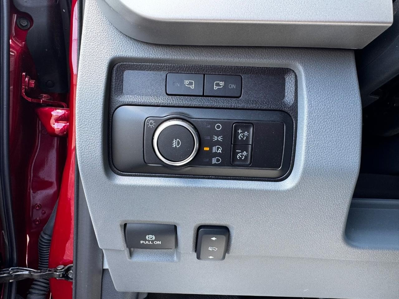 Used 2024 Ford F350 XLT w/ XLT Value Package RWD image 25