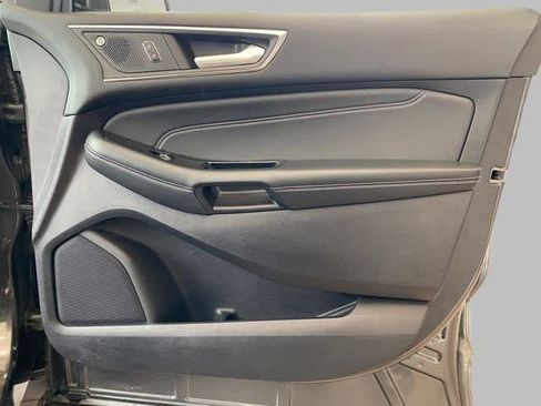 Used 2019 Ford Edge Titanium w/ Cold Weather Package image 14