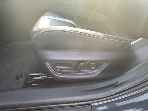 Used 2025 Toyota Camry SE FWD image 8