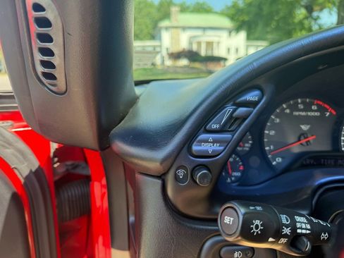 Used 2000 Chevrolet Corvette 5.7L V8 w/ Performance Handling Pkg image 23