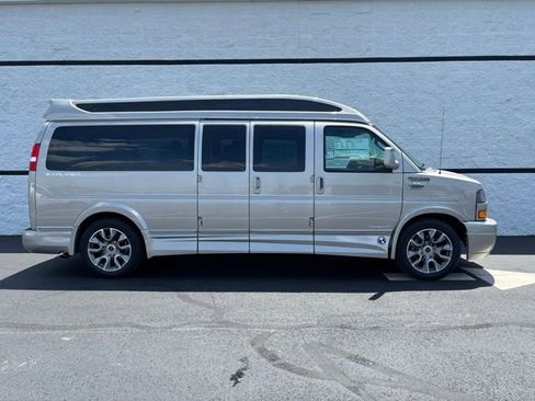 New 2026 GMC Savana 2500 Extended w/ Driver Convenience Package RWD image 6