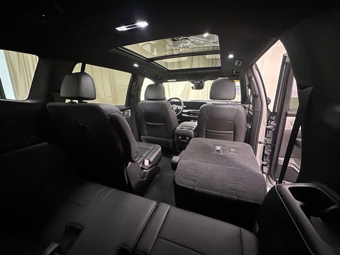 Certified 2025 Buick Enclave Avenir image 21