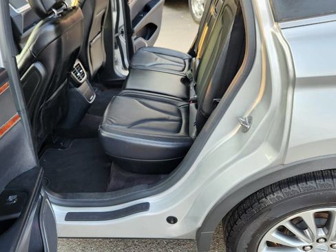 Used 2016 Lincoln MKX Select w/ Select Plus Package image 29