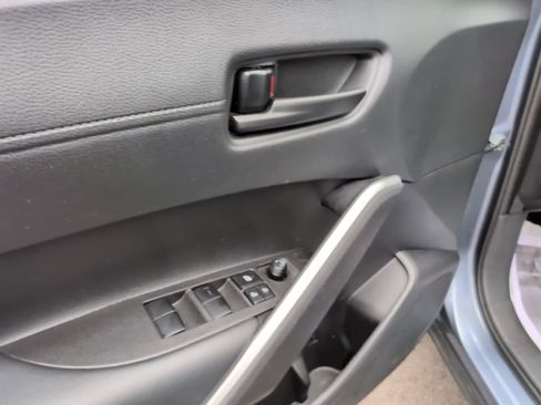 Used 2025 Toyota Corolla Cross AWD Hybrid w/ Moonroof Package image 15