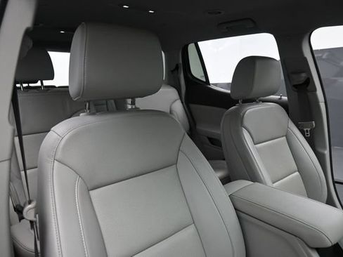 Used 2021 GMC Acadia SLT w/ Technology Package FWD image 28