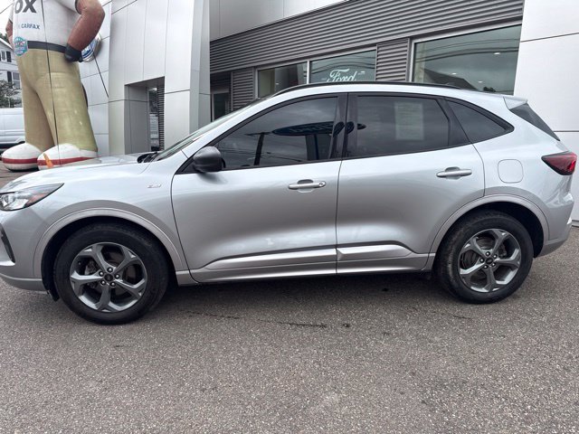Certified 2023 Ford Escape ST-Line w/ Tech Pack #1 AWD/4WD image 9