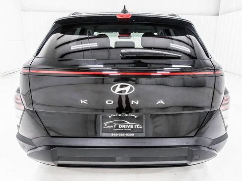 Used 2024 Hyundai Kona SEL FWD image 6