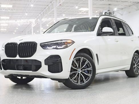 Used 2022 BMW X5 M50i image 6