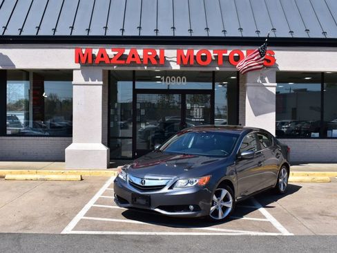 Used 2013 Acura ILX w/ Technology Package FWD image 2