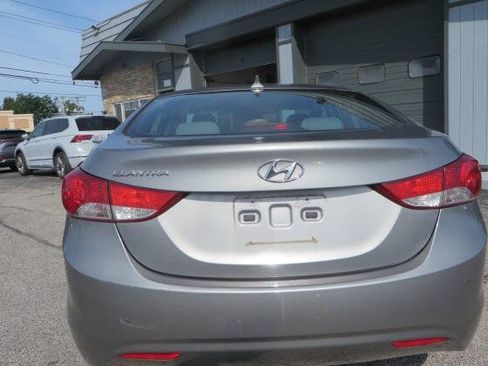 Used 2012 Hyundai Elantra GLS FWD image 8
