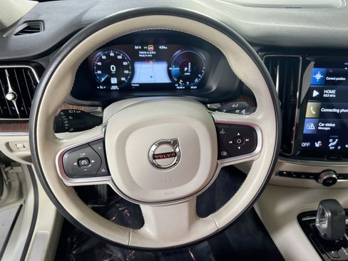 Used 2022 Volvo S60 T8 R-Design Expression w/ Premium Package image 11