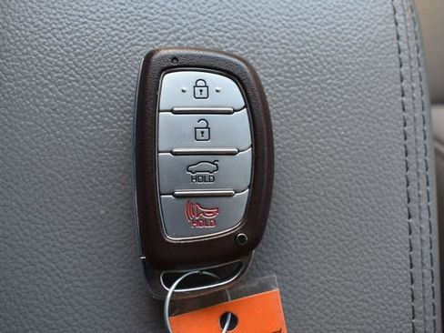 Used 2017 Hyundai Elantra Limited w/ Limited Ultimate Package 09 FWD image 34