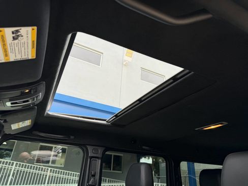 Used 2016 Mercedes-Benz G 63 AMG AMG G 63 AWD 4MATIC 4dr SUV image 33