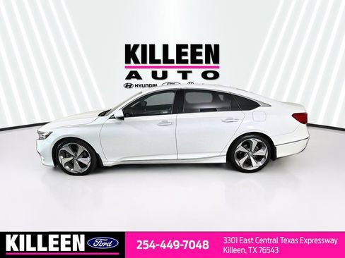 Used 2018 Honda Accord Touring image 4