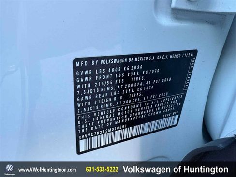 Certified 2025 Volkswagen Taos SE w/ Panoramic Sunroof Package image 11