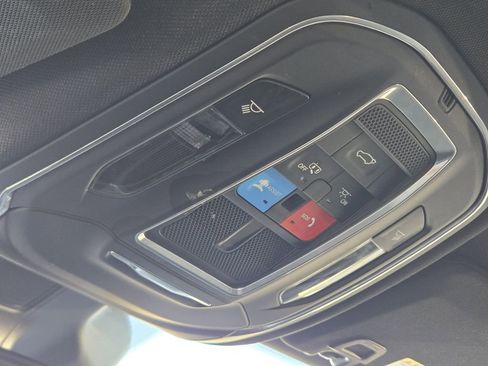 Used 2024 Jeep Grand Cherokee Altitude image 32