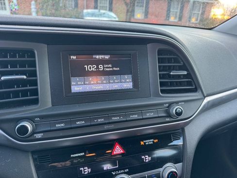 Used 2020 Hyundai Elantra SE w/ Cargo Package (C1) FWD image 10