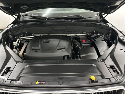 Used 2017 Volvo XC90 T6 Momentum w/ Momentum Plus Package image 31