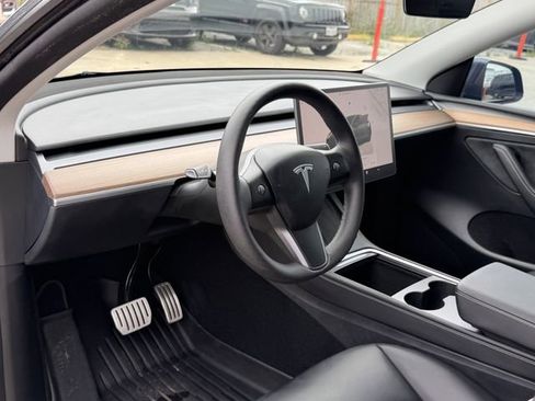 Used 2023 Tesla Model Y Performance AWD/4WD image 15