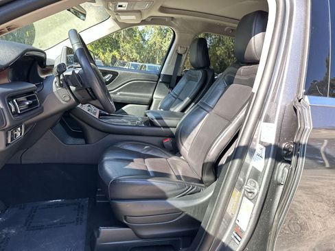 Used 2024 Lincoln Aviator Reserve AWD/4WD image 11