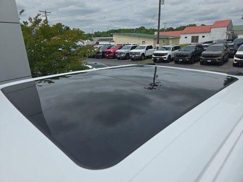 Used 2025 Ford F150 Raptor AWD/4WD image 18