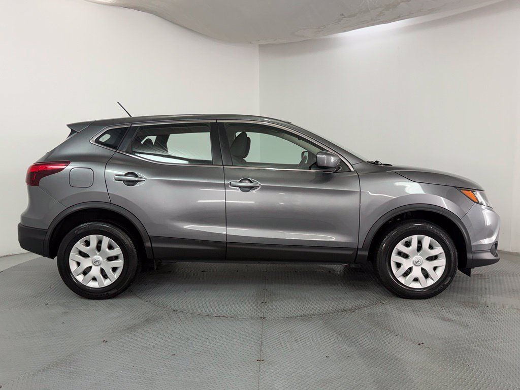 Used 2018 Nissan Rogue Sport S FWD image 5